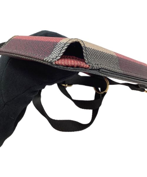 BLUE LABEL CRESTBRIDGE（ブルーレーベルクレストブリッジ）BLUE LABEL CRESTBRIDGE (ブルーレーベルクレストブリッジ) クレストブリッジチェックPVCスマホポシェット レッドの古着・服飾アイテム