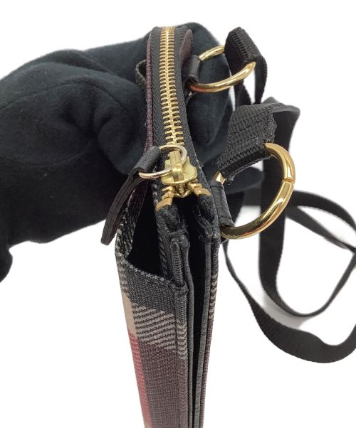 BLUE LABEL CRESTBRIDGE（ブルーレーベルクレストブリッジ）BLUE LABEL CRESTBRIDGE (ブルーレーベルクレストブリッジ) クレストブリッジチェックPVCスマホポシェット レッドの古着・服飾アイテム