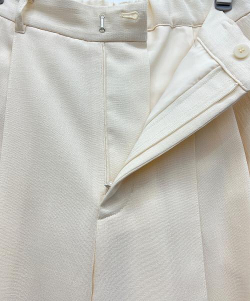 GRACE CLASS（グレースクラス）GRACE CLASS (グレースクラス) ストレッチスラブタックパンツ アイボリー サイズ:38の古着・服飾アイテム