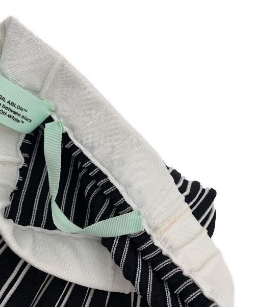 OFFWHITE（オフホワイト）OFFWHITE (オフホワイト) ロゴ プリーツ スカート ブラック サイズ:38の古着・服飾アイテム