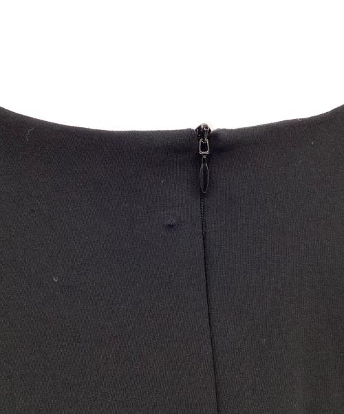 icB（アイシービー）icB (アイシービー) ストレッチポンチ Vネックワンピース ブラック サイズ:Lの古着・服飾アイテム