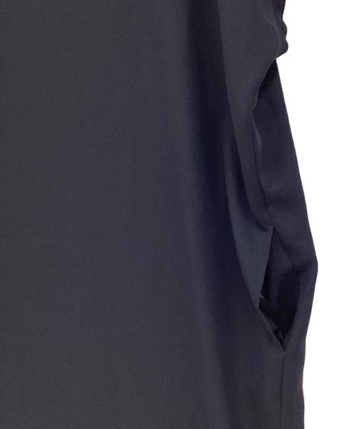 icB（アイシービー）icB (アイシービー) FluidBackSatin ワンピース ネイビー サイズ:42の古着・服飾アイテム