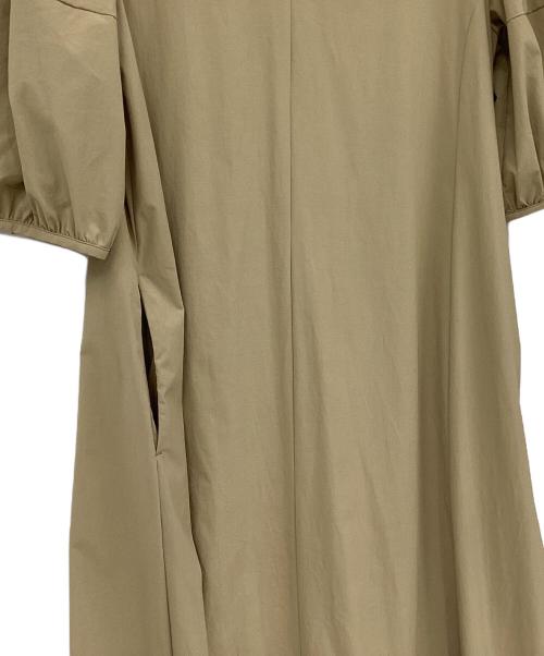 ROPE（ロペ）ROPE (ロペ) 【撥水加工】パフスリーブストレッチワンピース ベージュ サイズ:38 未使用品の古着・服飾アイテム