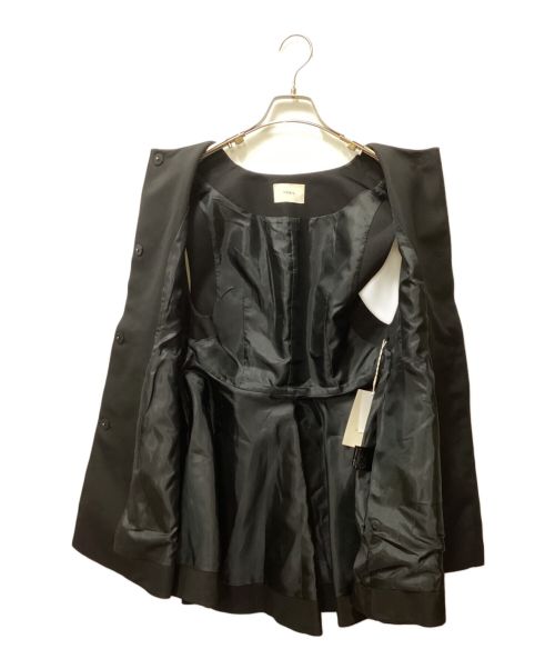 LE PHIL（ル フィル）LE PHIL (ル フィル) ダブルクロスペプラムジレ ブラックの古着・服飾アイテム