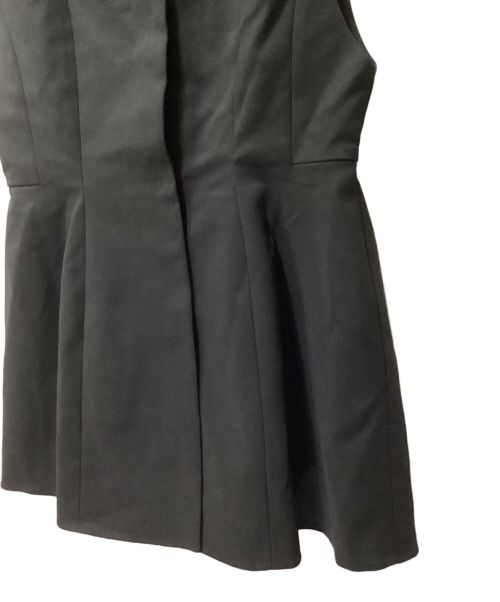 LE PHIL（ル フィル）LE PHIL (ル フィル) ダブルクロスペプラムジレ ブラックの古着・服飾アイテム