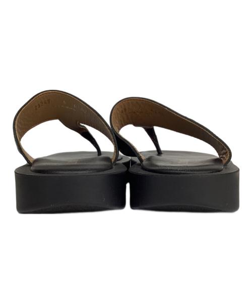 Caminando（カミナンド）Caminando (カミナンド) THONG PLATFORM サンダル ブラック サイズ:6の古着・服飾アイテム