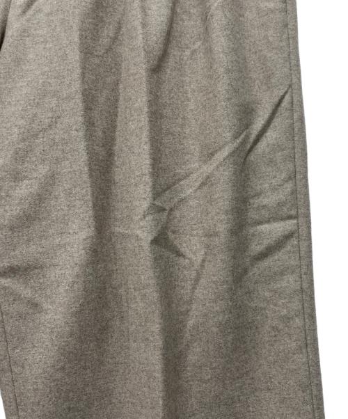 AURALEE（オーラリー）AURALEE (オーラリー) WOOL FULLING FLANNEL SLACKS グレー サイズ:4の古着・服飾アイテム