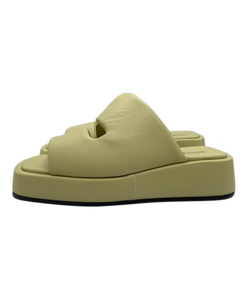 quartierglam（カルチェグラム）quartierglam (カルチェグラム) PLATFORM PUFFY SLIDE SANDALS / プラットフォームパフィースライドサンダル イエロー サイズ:35 1/2の古着・服飾アイテム