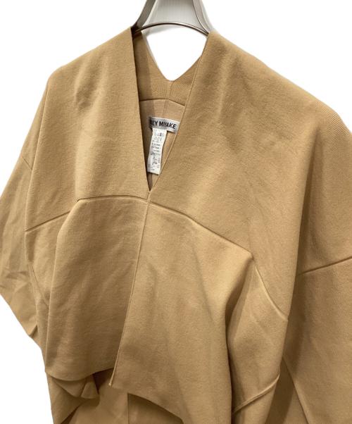 ISSEY MIYAKE（イッセイミヤケ）ISSEY MIYAKE (イッセイミヤケ) Vネックニット キャメル サイズ:2の古着・服飾アイテム
