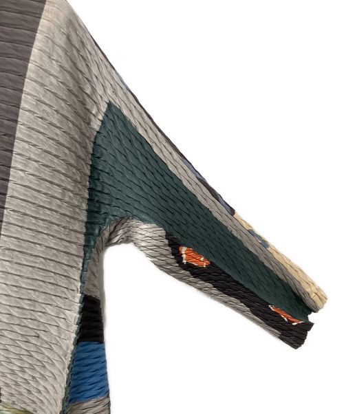 ISSEY MIYAKE（イッセイミヤケ）ISSEY MIYAKE (イッセイミヤケ) 総柄プリーツカーディガン マルチカラー サイズ:2の古着・服飾アイテム
