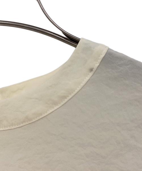 STUNNING LURE（スタニングルアー）STUNNING LURE (スタニングルアー) シアーTブラウス ベージュ サイズ:Sの古着・服飾アイテム