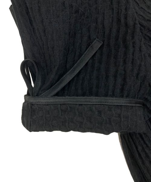 YORI（ヨリ）yori (ヨリ) フクレフレアブラウス ブラック サイズ:36の古着・服飾アイテム