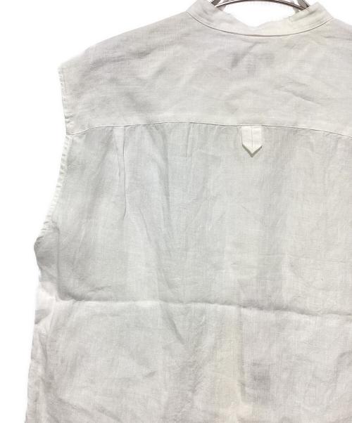MARGARET HOWELL（マーガレットハウエル）MARGARET HOWELL (マーガレットハウエル) SOFT LINEN ノースリーブシャツ ホワイト サイズ:2 未使用品の古着・服飾アイテム