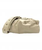 BOTTEGA VENETAボッテガベネタ）の古着「ザ・ボディポーチ マット ナイロン トライアングルバックル 620954」｜ベージュ