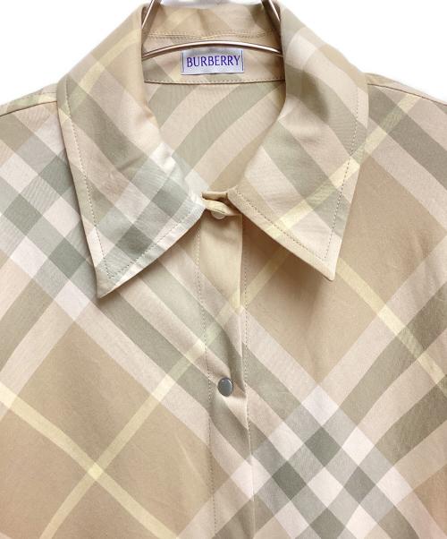 BURBERRY（バーバリー）BURBERRY (バーバリー) 24SS DANIEL LEE(ダニエル・リー) チェックシャツワンピース ベージュ サイズ:40の古着・服飾アイテム