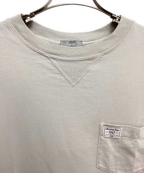 Dior（ディオール）Dior (ディオール) ロゴ刺繍ポケットTシャツ ライトグレー サイズ:Mの古着・服飾アイテム