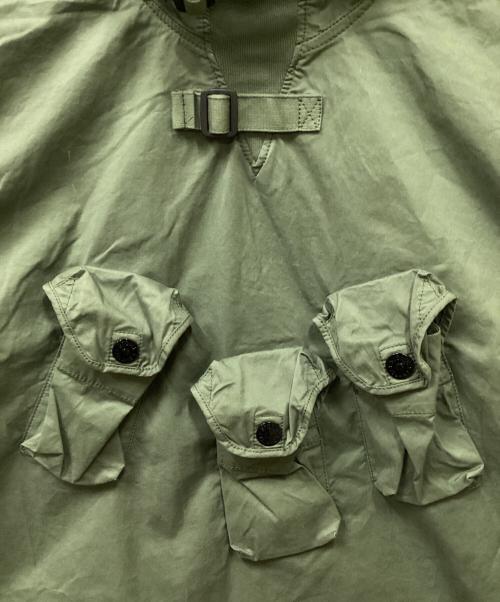 STONE ISLAND（ストーンアイランド）STONE ISLAND (ストーンアイランド) STRETCH COTTON GABARDINE PULLOVER/ｽﾄﾚｯﾁｺｯﾄﾝｷﾞｬﾊﾞｼﾞﾝﾌﾟｵｰﾊﾞｰｱﾉﾗｯｸ グリーン サイズ:Lの古着・服飾アイテム