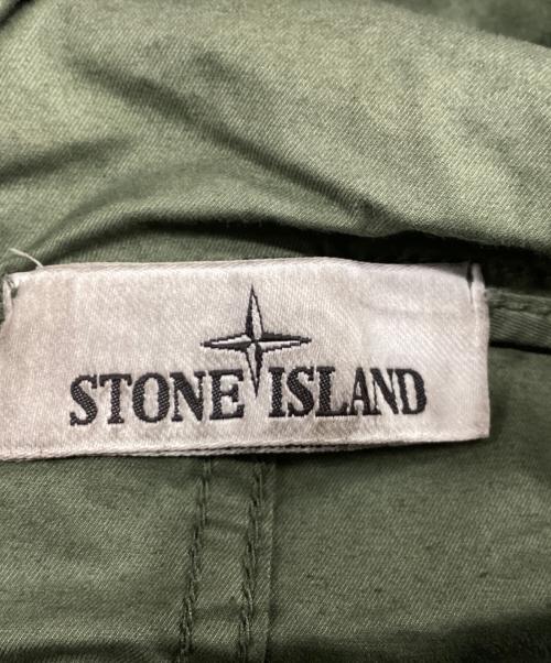 STONE ISLAND（ストーンアイランド）STONE ISLAND (ストーンアイランド) STRETCH COTTON GABARDINE PULLOVER/ｽﾄﾚｯﾁｺｯﾄﾝｷﾞｬﾊﾞｼﾞﾝﾌﾟｵｰﾊﾞｰｱﾉﾗｯｸ グリーン サイズ:Lの古着・服飾アイテム