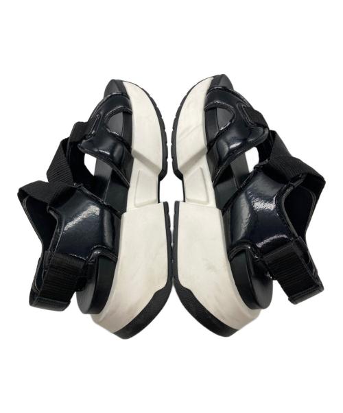 MM6 Maison Margiela（エムエムシックスメゾンマルジェラ）MM6 Maison Margiela (エムエムシックスメゾンマルジェラ) プラットフォームサンダル ブラック×ホワイト サイズ:37の古着・服飾アイテム