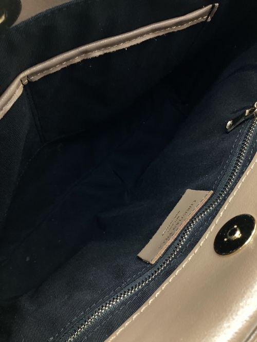 CHRISTIAN VILLA（クリスチャンヴィラ）CHRISTIAN VILLA (クリスチャンヴィラ) 2WAYスタッズトートバッグ ベージュの古着・服飾アイテム