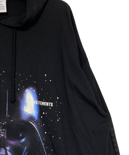 VETEMENTS（ヴェトモン）VETEMENTS (ヴェトモン) STAR WARS (スターウォーズ) Darth Vader hoodie ブラック サイズ:Mの古着・服飾アイテム