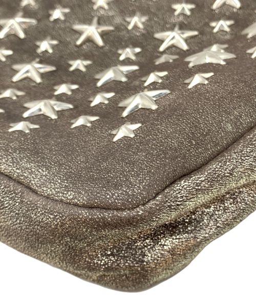 JIMMY CHOO（ジミーチュウ）JIMMY CHOO (ジミーチュウ) ZENAスタースタッズクラッチバッグ ブロンズの古着・服飾アイテム