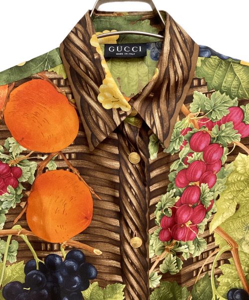 GUCCI（グッチ）GUCCI (グッチ) フルーツ総柄シルクシャツ ブラウン サイズ:40の古着・服飾アイテム