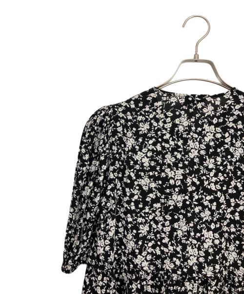 GANNI（ガニー）GANNI (ガニー) レーヨン フラワープリントブラウス ブラック サイズ:34の古着・服飾アイテム