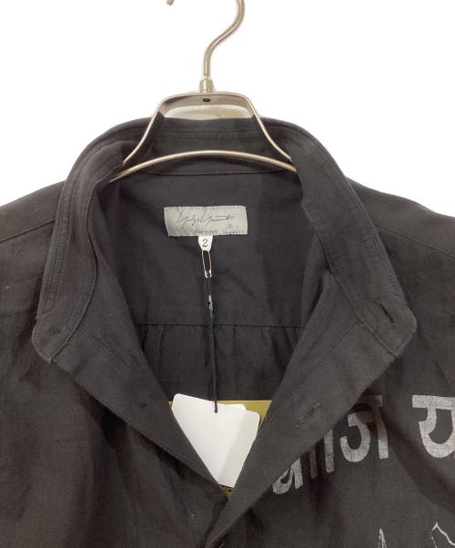 Yohji Yamamoto pour homme（ヨウジヤマモト プールオム）Yohji Yamamoto pour homme (ヨウジヤマモト プールオム) BUJAY YY INDIA PRINT BLOUSE ブラック サイズ:2の古着・服飾アイテム