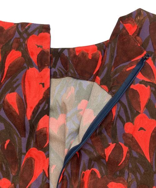 allureville（アルアバイル）allureville (アルアバイル) レッドアイリスプリントペプラムワンピース レッド サイズ:2の古着・服飾アイテム