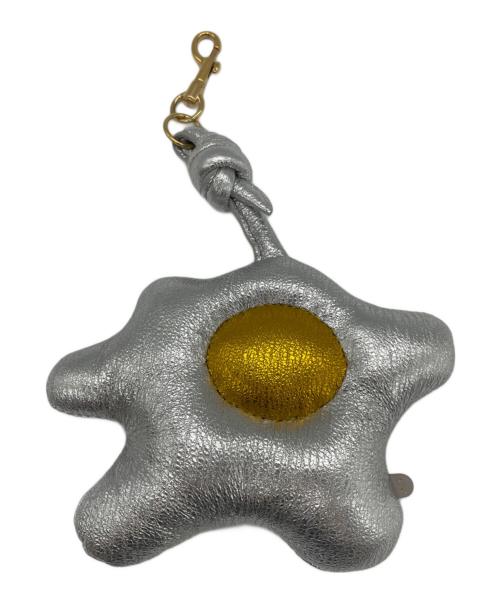 ANYA HINDMARCH（アニヤ・ハインドマーチ）ANYA HINDMARCH (アニヤハインドマーチ) キーホルダー Eggチャーム シルバーの古着・服飾アイテム