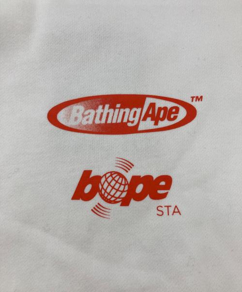 A BATHING APE（ア ベイシング エイプ）A BATHING APE (ア ベイシング エイプ) BAPE MANHUNT CREWNECK ホワイト サイズ:Sの古着・服飾アイテム