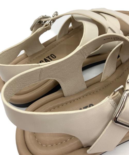 STACCATO（スタッカート）STACCATO (スタッカート) グラディエータースマッシュサンダル ベージュ サイズ:24cmの古着・服飾アイテム