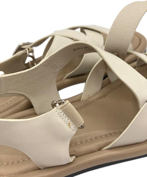STACCATO（スタッカート）STACCATO (スタッカート) グラディエータースマッシュサンダル ベージュ サイズ:24cmの古着・服飾アイテム