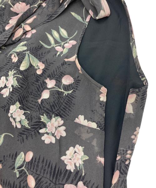 Salvatore Ferragamo（サルヴァトーレ フェラガモ）Salvatore Ferragamo (サルヴァトーレ フェラガモ) フラワープリントワンピース グレー サイズ:	SIZE 38の古着・服飾アイテム