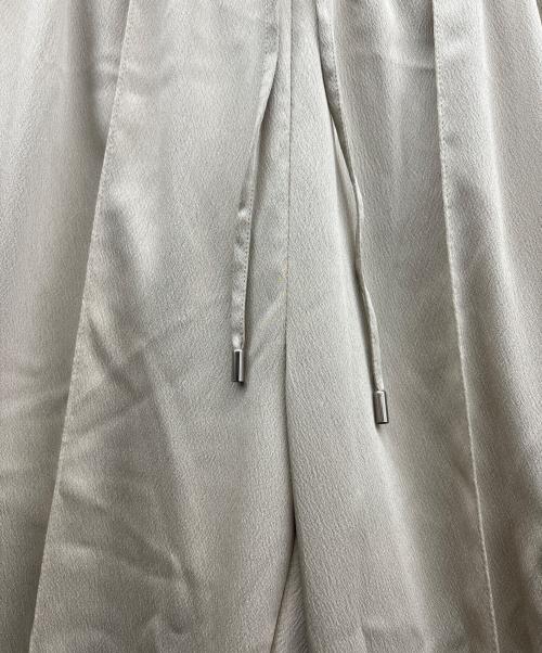 MICA&DEAL（マイカアンドディール）MICA&DEAL (マイカアンドディール) サテンカーゴパンツ ベージュ サイズ:FREEの古着・服飾アイテム