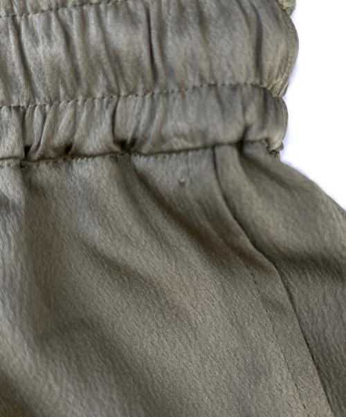 MICA&DEAL（マイカアンドディール）MICA&DEAL (マイカアンドディール) サテンカーゴパンツ カーキ サイズ:FREEの古着・服飾アイテム