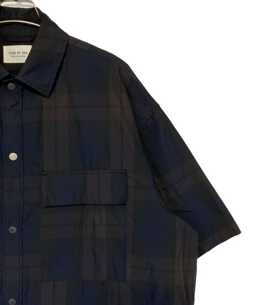 Fear Of God（フィア・オブ・ゴッド）Fear Of God (フィア・オブ・ゴッド) オーバーサイズナイロンシャツ ネイビー×ブラウン サイズ:Mの古着・服飾アイテム