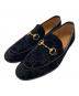 GUCCI（グッチ）の古着「GGホースビット ベロア ローファー」｜ブラック