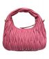 MIU MIU (ミュウミュウ) ワンダー マテラッセ レザー ホーボーバッグ ピンク サイズ:S：170000円