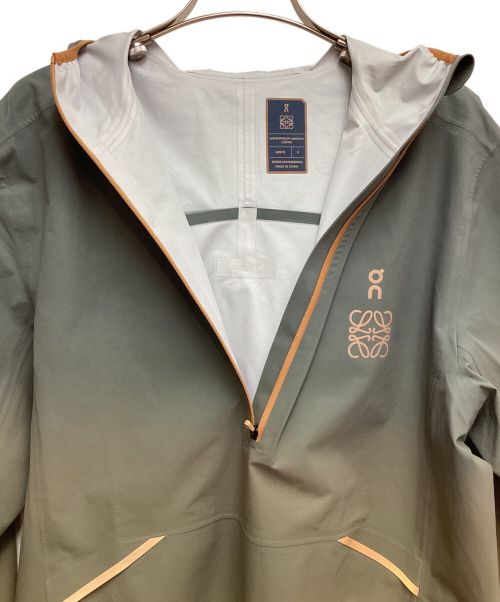 LOEWE（ロエベ）LOEWE (ロエベ) on (オン) Waterproof Anorak(ウォータープルーフアノラック) カーキ サイズ:Sの古着・服飾アイテム