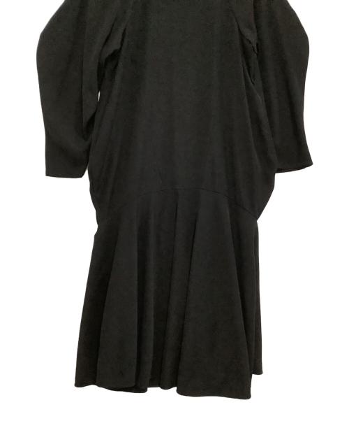 ENFOLD（エンフォルド）ENFOLD (エンフォルド) NECK-PLEATS DRESS ブラック サイズ:38の古着・服飾アイテム