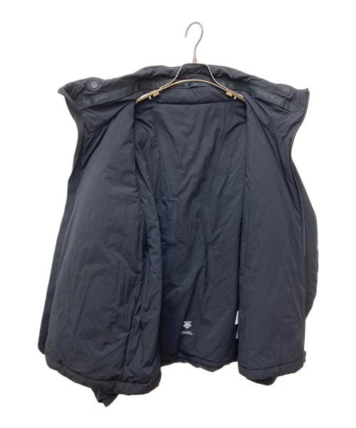 DESCENTE ALLTERRAIN（デザイント オルテライン）DESCENTE ALLTERRAIN (デザイント オルテライン) ナイロンジャケット DAMOGC21U ブラックの古着・服飾アイテム