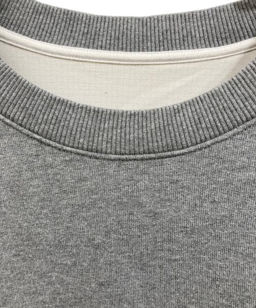 MM6 Maison Margiela（エムエムシックスメゾンマルジェラ）MM6 Maison Margiela (エムエムシックスメゾンマルジェラ) バック切り替えクルーネックスウェット ライトグレー サイズ:Mの古着・服飾アイテム