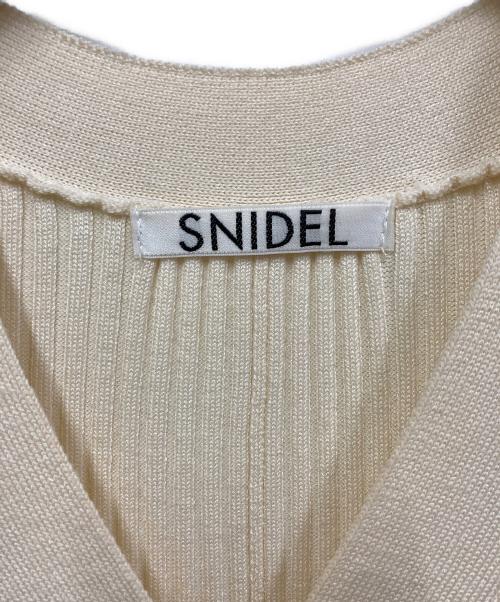 Snidel（スナイデル）Snidel (スナイデル) フロントボタンリブニットワンピース アイボリー サイズ:SIZE Freeの古着・服飾アイテム