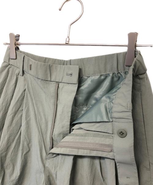 BEAUTY&YOUTH（ビューティーアンドユース）BEAUTY&YOUTH (ビューティーアンドユース) コットンナイロン ワイドタックパンツ カーキ サイズ:SIZE Mの古着・服飾アイテム