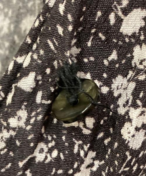 FRAY ID（フレイ アイディー）FRAY ID (フレイ アイディー) ビスコースプリントカシュクールワンピース ブラック サイズ:SIZE 0の古着・服飾アイテム