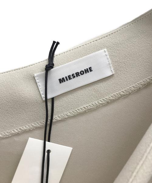 MIESROHE（ミースロエ）MIESROHE (ミースロエ) ワンショルコクーンワンピース アイボリーの古着・服飾アイテム