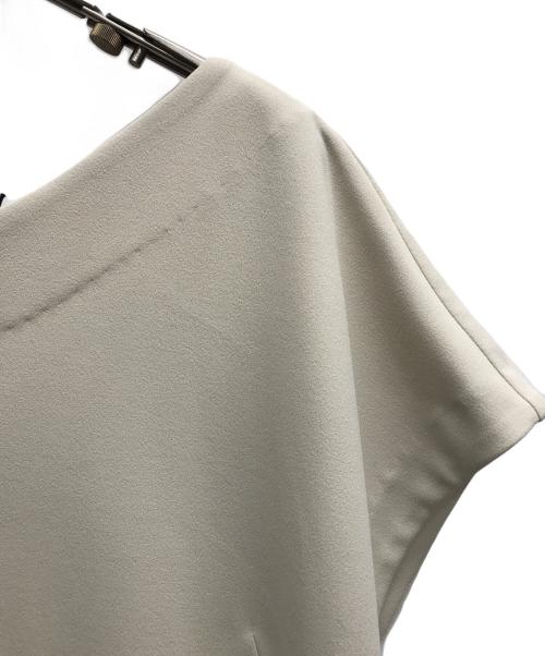 MIESROHE（ミースロエ）MIESROHE (ミースロエ) ワンショルコクーンワンピース アイボリーの古着・服飾アイテム