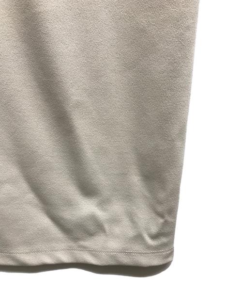 MIESROHE（ミースロエ）MIESROHE (ミースロエ) ワンショルコクーンワンピース アイボリーの古着・服飾アイテム